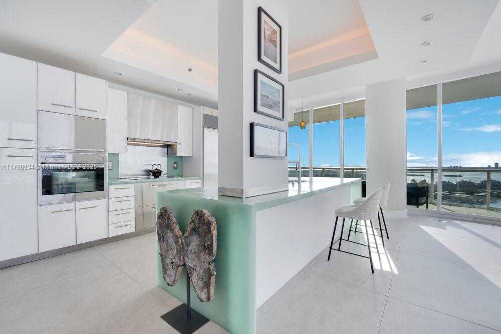 Small Image of 100 SOUTH POINTE DR #3601, Miami Beach Number 26