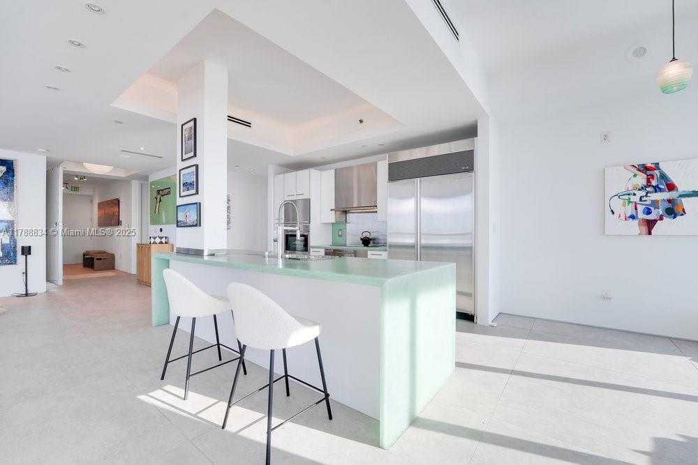 Small Image of 100 SOUTH POINTE DR #3601, Miami Beach Number 28