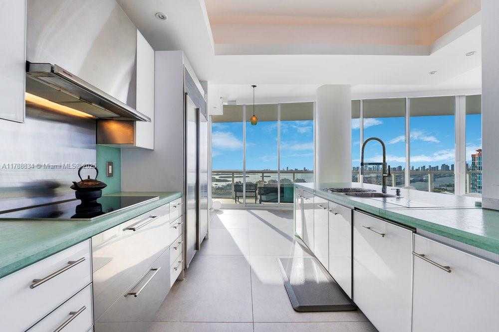 Small Image of 100 SOUTH POINTE DR #3601, Miami Beach Number 30
