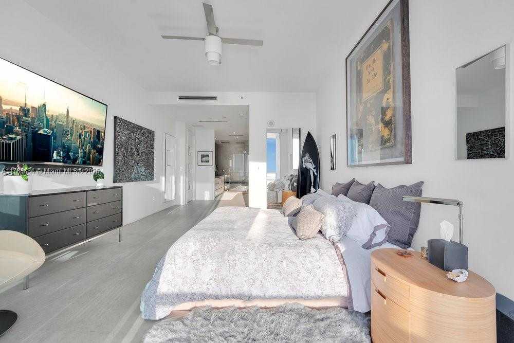 Small Image of 100 SOUTH POINTE DR #3601, Miami Beach Number 32
