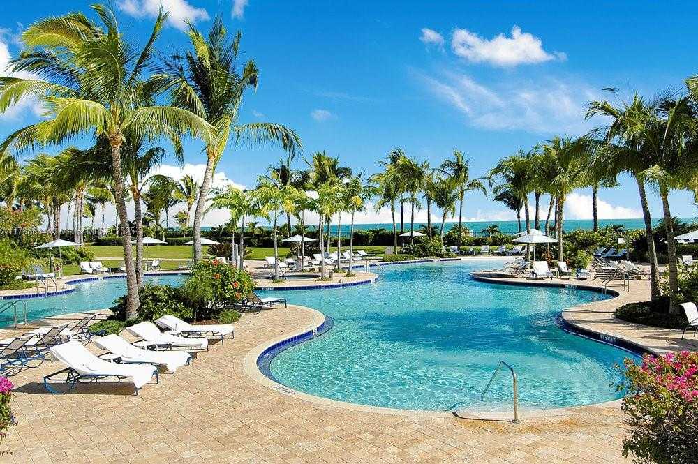 Small Image of 100 SOUTH POINTE DR #3601, Miami Beach Number 39