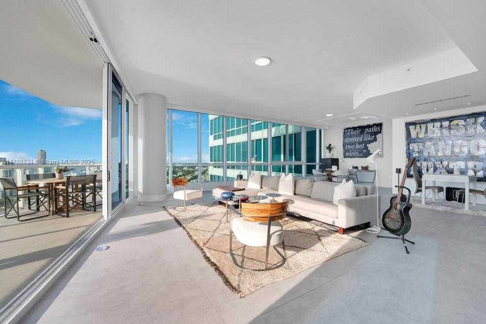 Small Image of 100 SOUTH POINTE DR #3601, Miami Beach Number 4