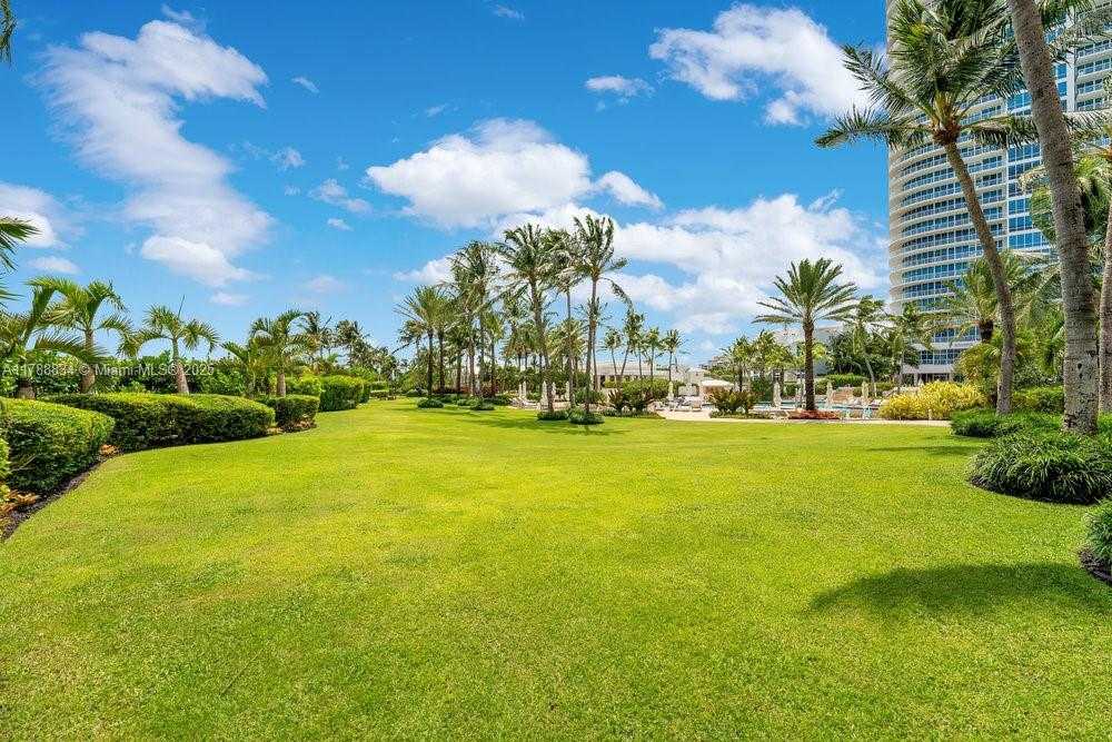 Small Image of 100 SOUTH POINTE DR #3601, Miami Beach Number 43