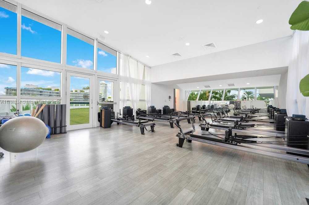 Small Image of 100 SOUTH POINTE DR #3601, Miami Beach Number 48