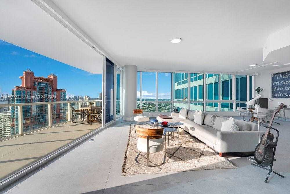 Small Image of 100 SOUTH POINTE DR #3601, Miami Beach Number 5