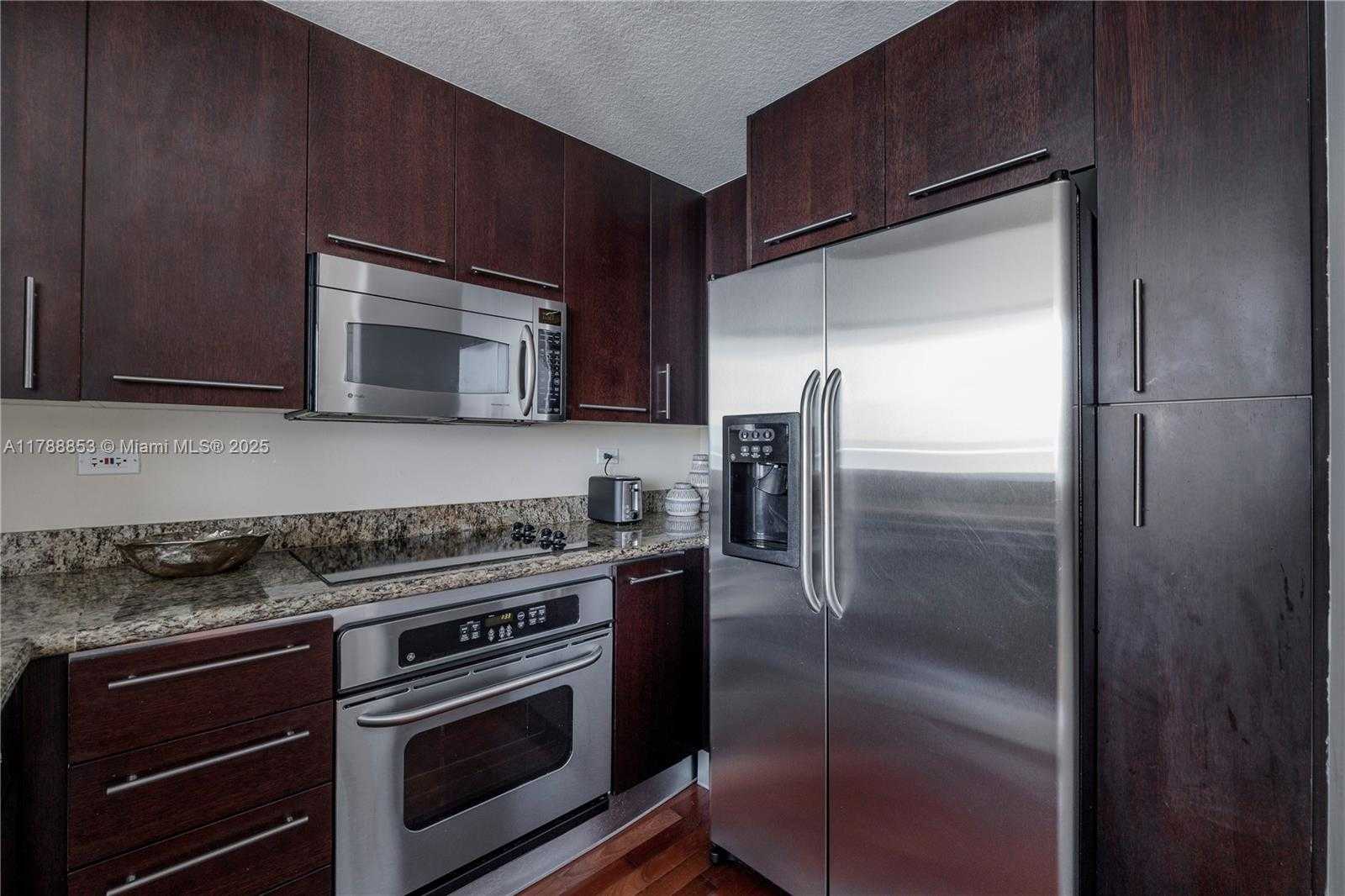 Small Image of 6515 COLLINS AVE #1405, Miami Beach Number 15