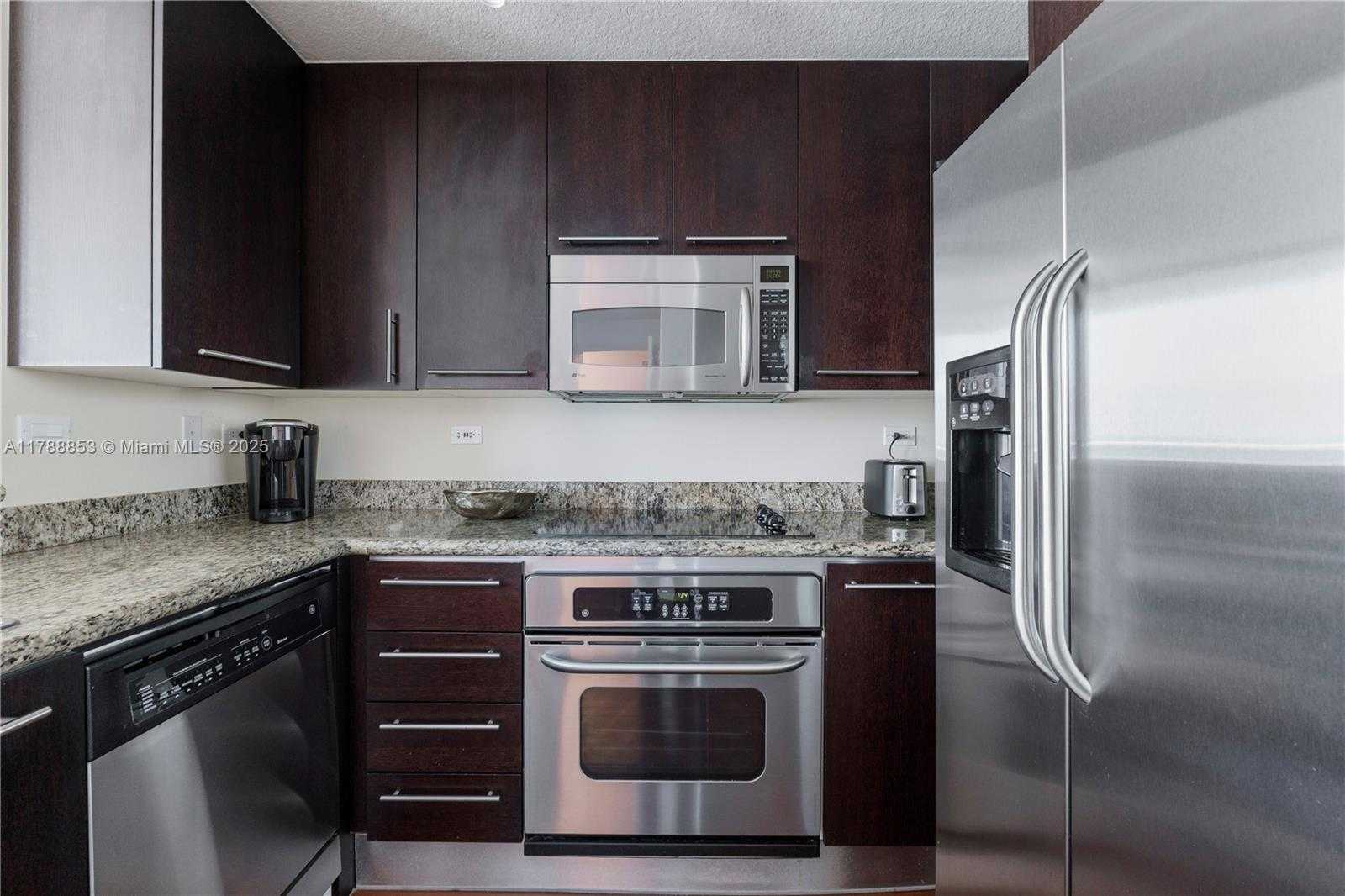 Small Image of 6515 COLLINS AVE #1405, Miami Beach Number 16