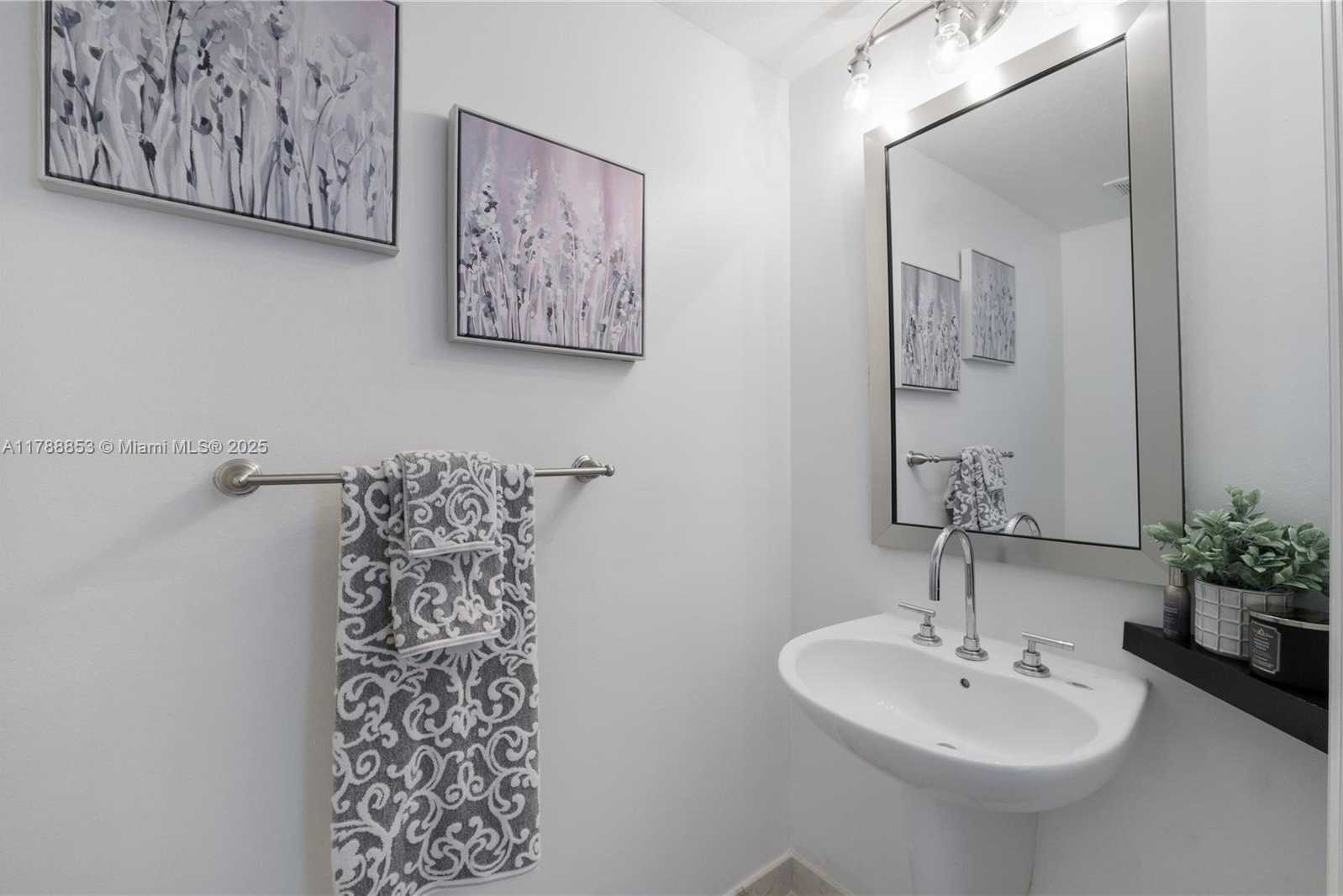 Small Image of 6515 COLLINS AVE #1405, Miami Beach Number 22