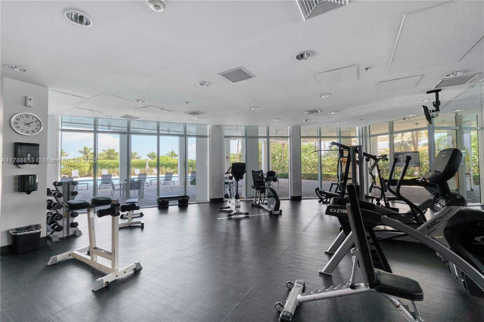 Small Image of 6515 COLLINS AVE #1405, Miami Beach Number 31