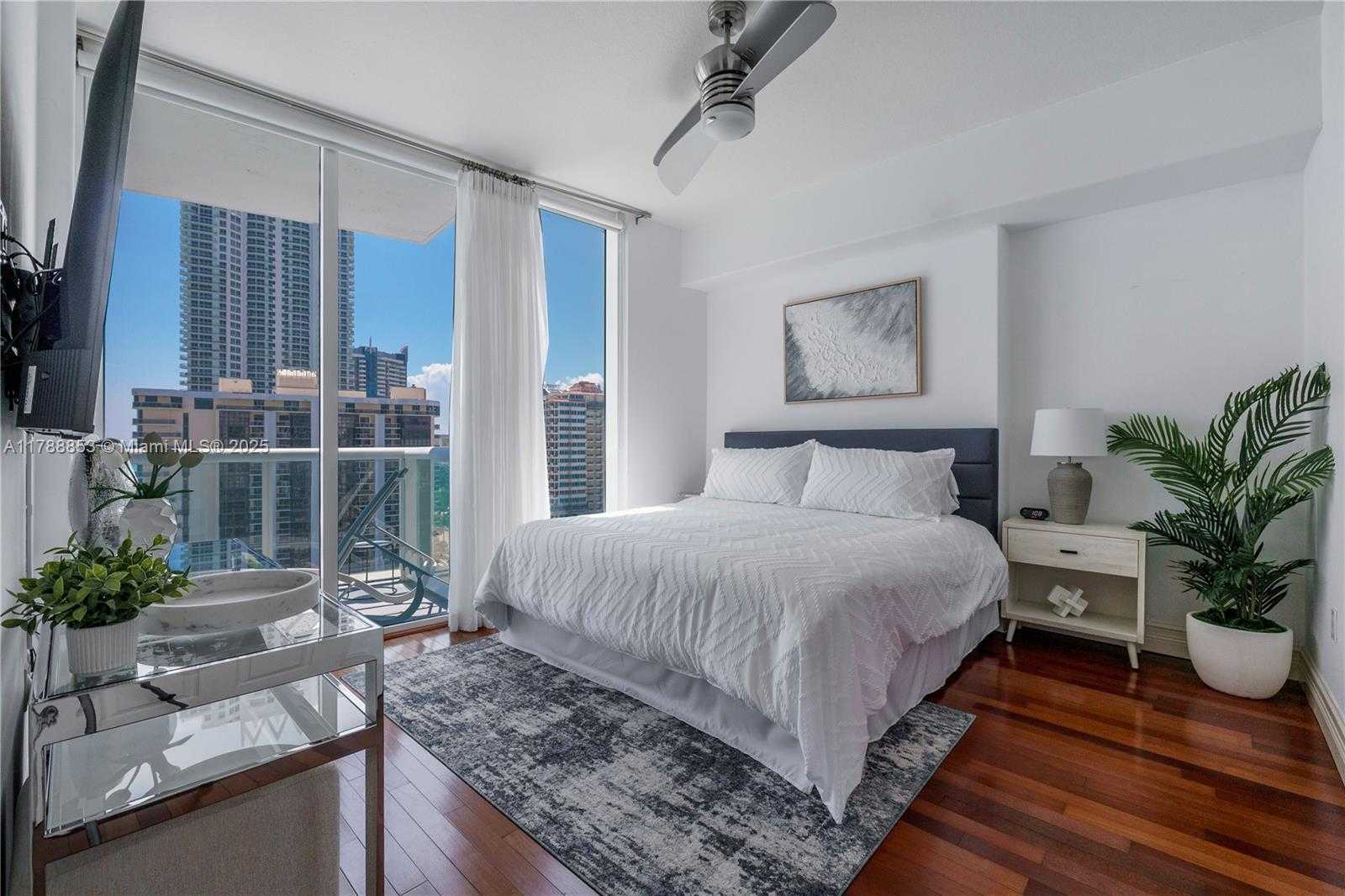 Small Image of 6515 COLLINS AVE #1405, Miami Beach Number 5