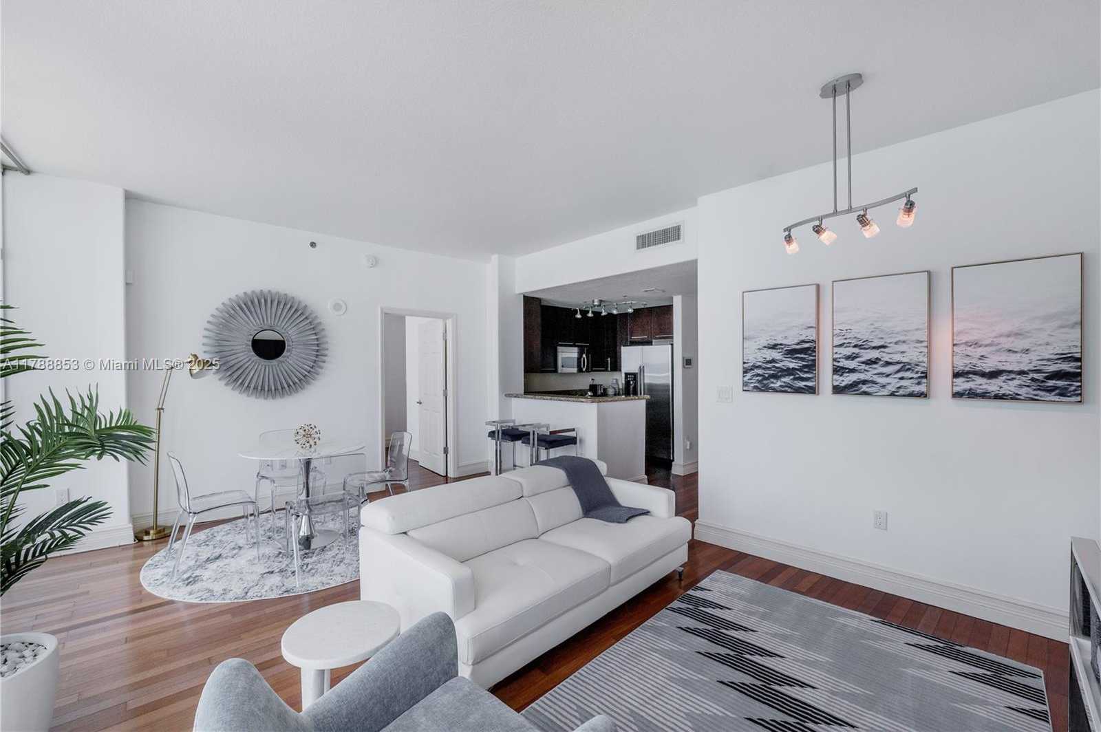Small Image of 6515 COLLINS AVE #1405, Miami Beach Number 9