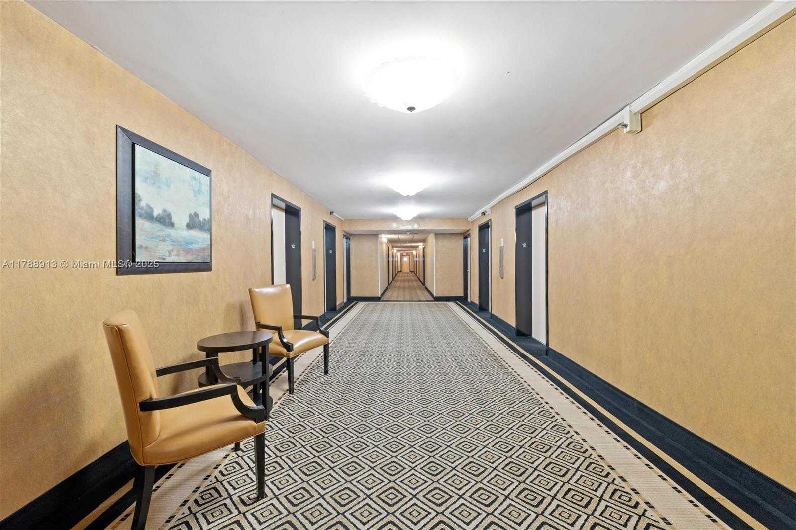 Small Image of 4101 PINE TREE DR #1407, Miami Beach Number 15