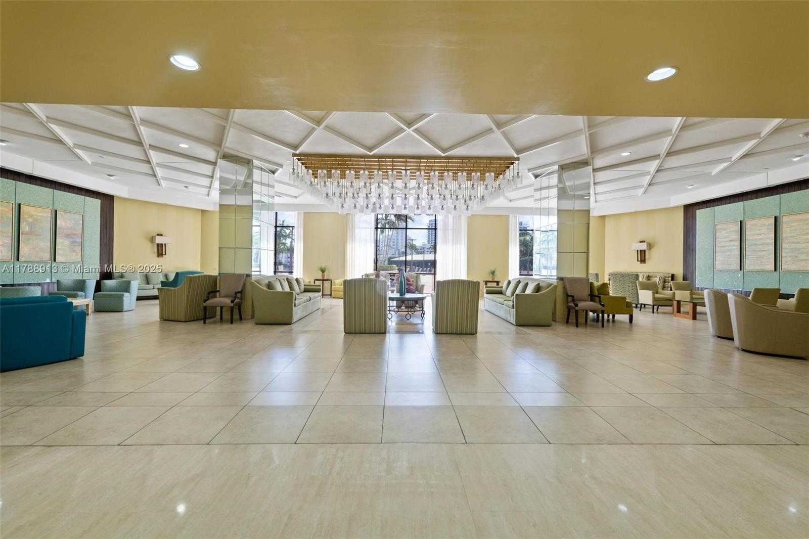 Small Image of 4101 PINE TREE DR #1407, Miami Beach Number 17