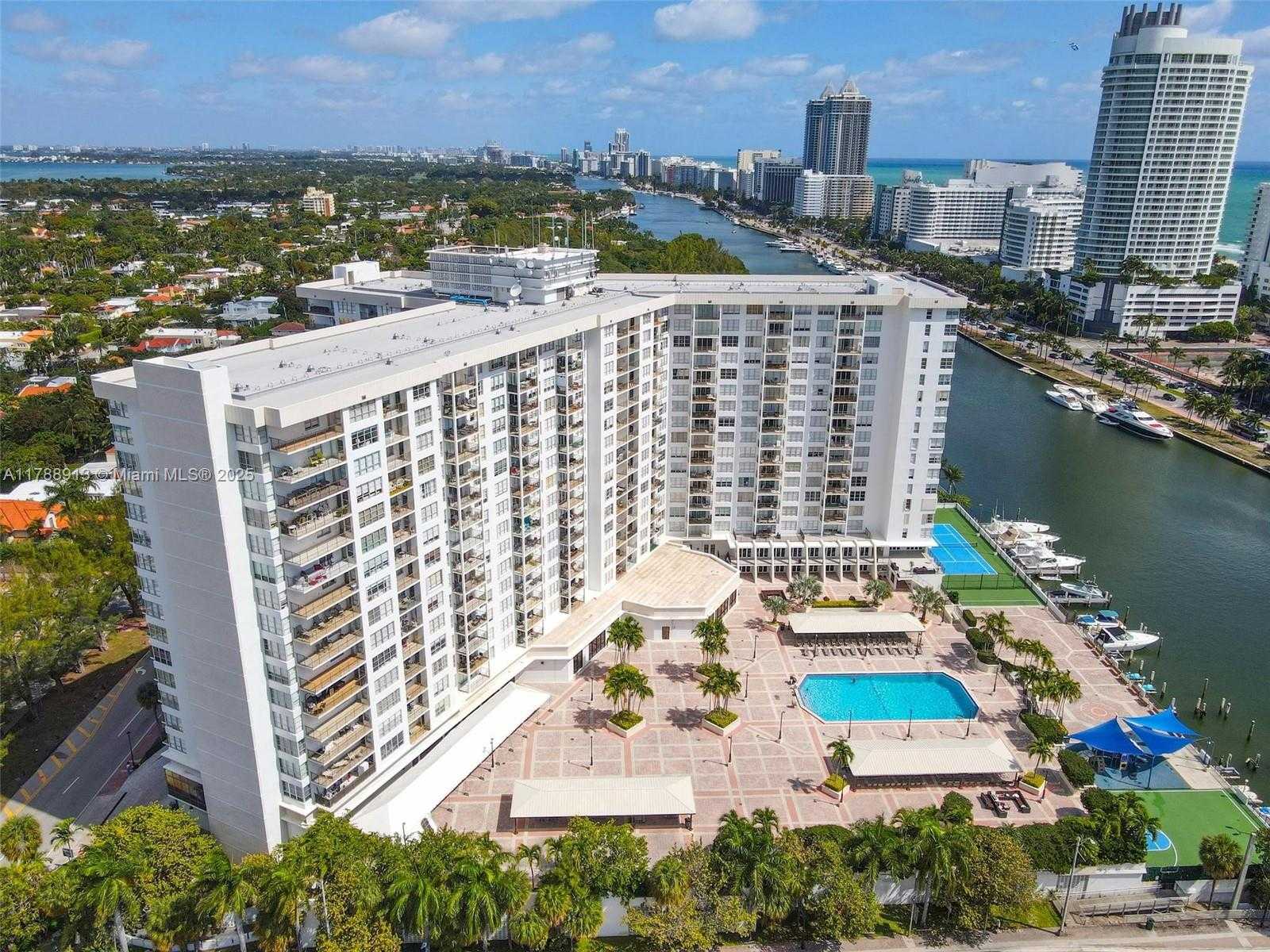 Small Image of 4101 PINE TREE DR #1407, Miami Beach Number 24
