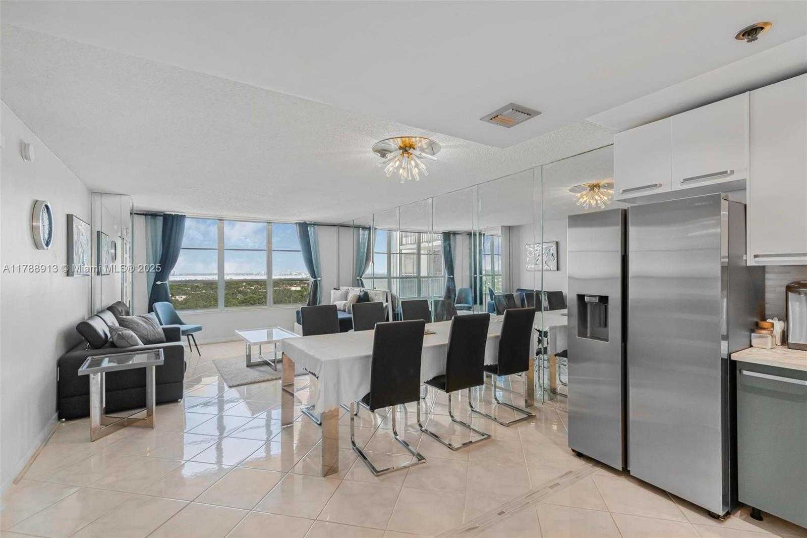 Small Image of 4101 PINE TREE DR #1407, Miami Beach Number 3