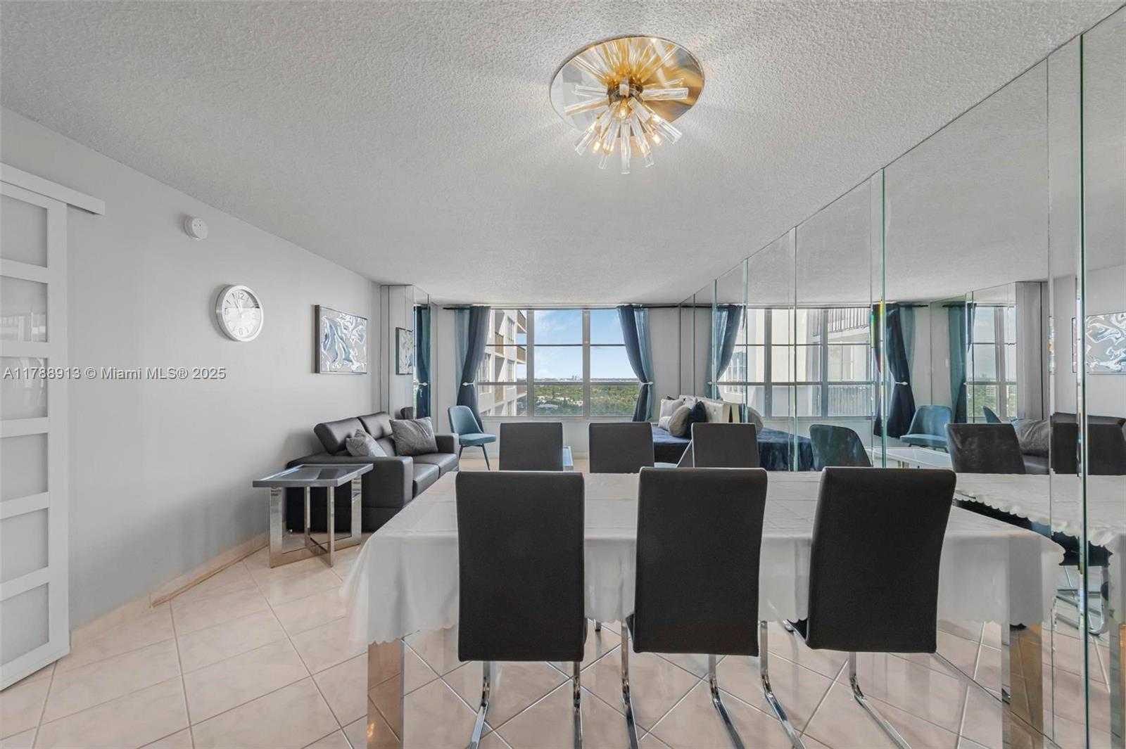 Small Image of 4101 PINE TREE DR #1407, Miami Beach Number 6