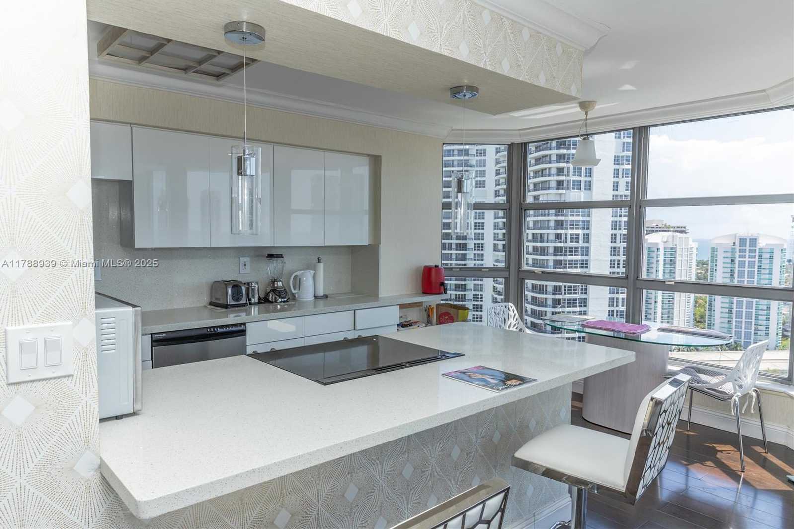 Small Image of 3530 MYSTIC POINTE DR #2910, Aventura Number 10