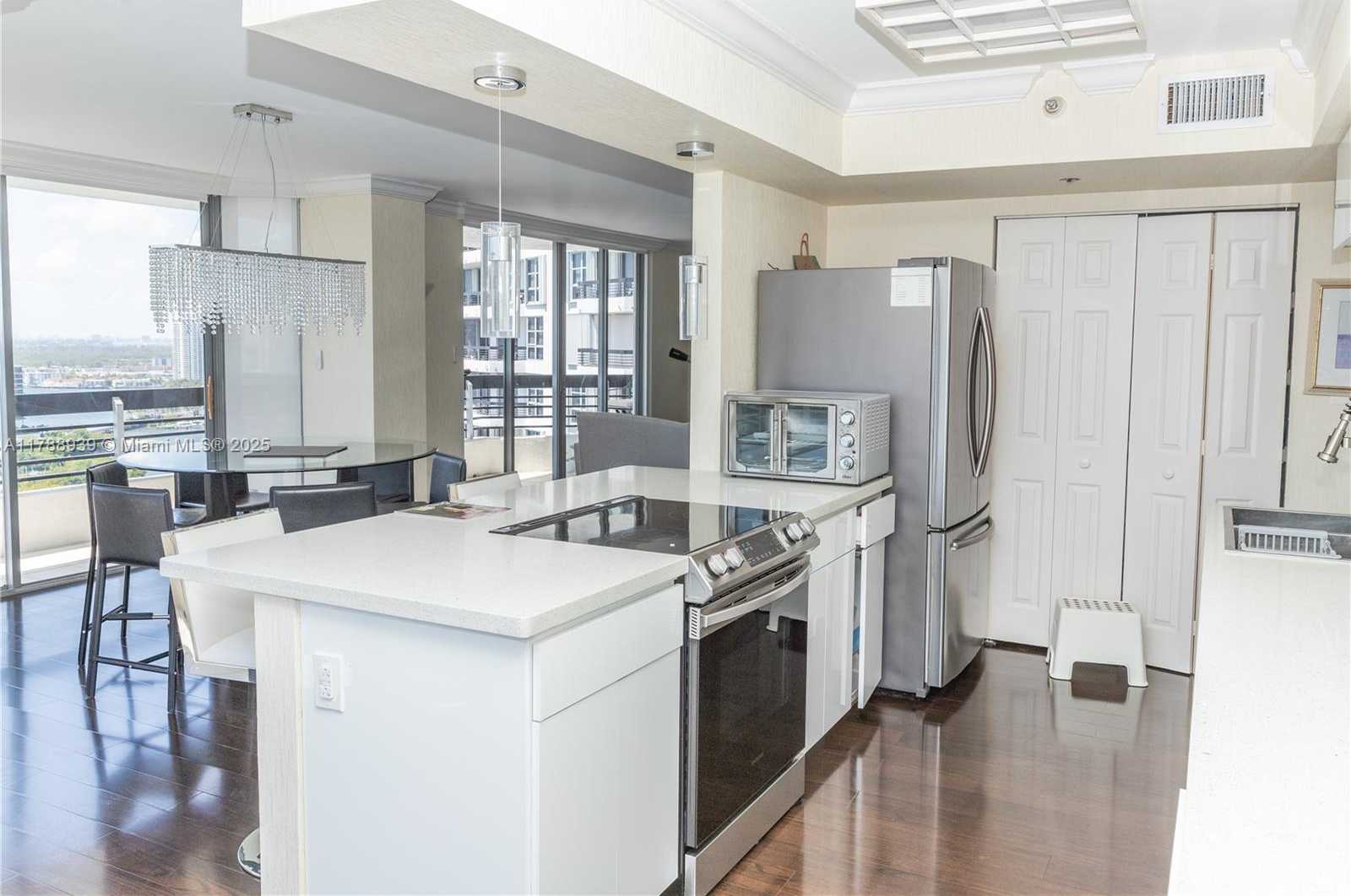 Small Image of 3530 MYSTIC POINTE DR #2910, Aventura Number 11