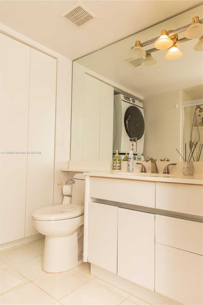 Small Image of 3530 MYSTIC POINTE DR #2910, Aventura Number 23