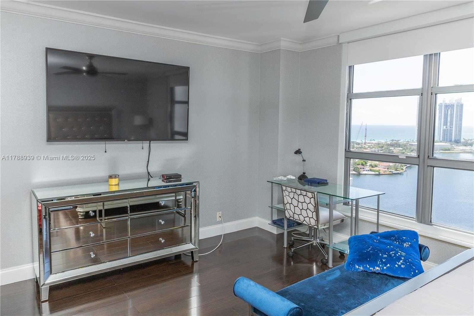 Small Image of 3530 MYSTIC POINTE DR #2910, Aventura Number 32