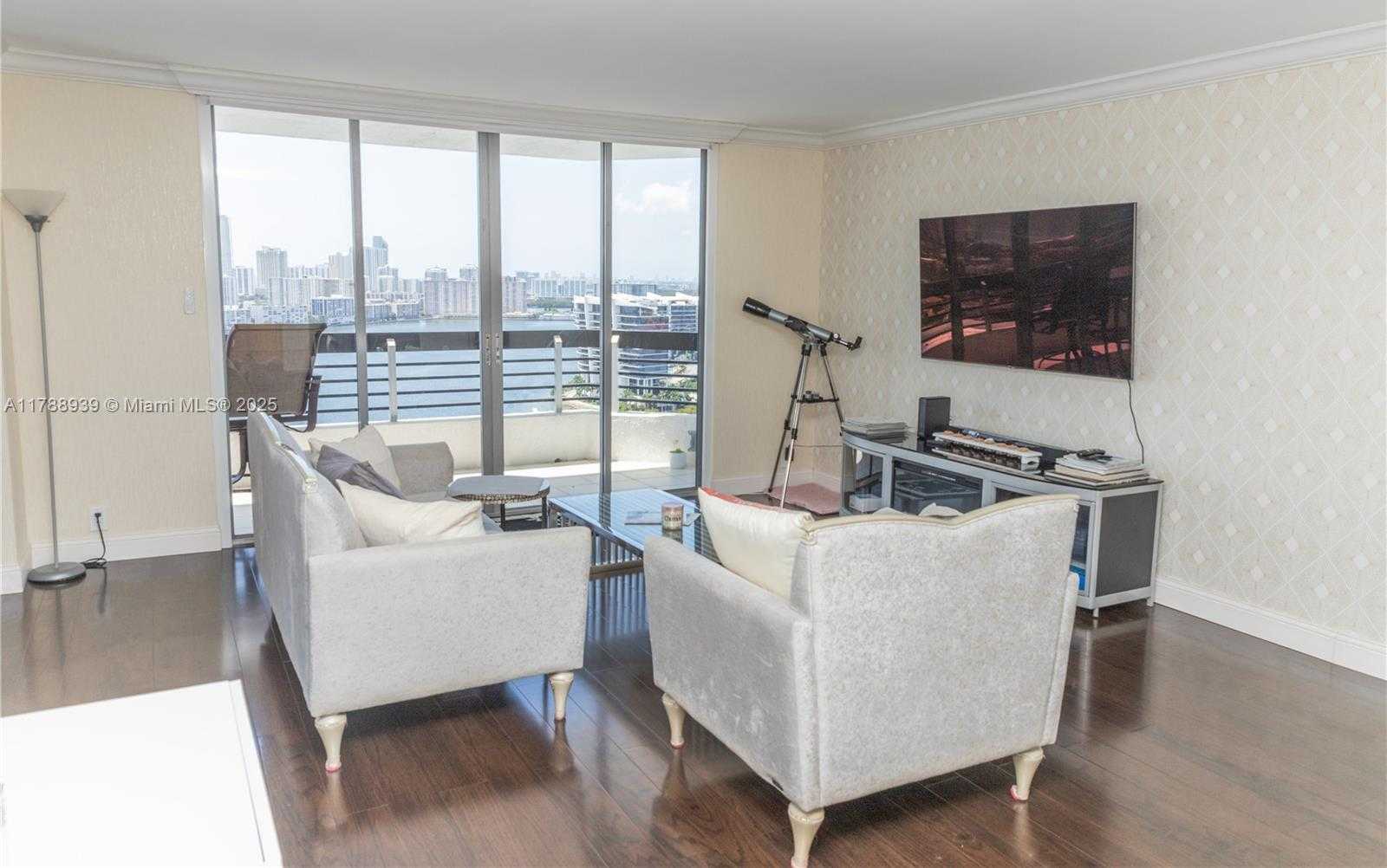 Small Image of 3530 MYSTIC POINTE DR #2910, Aventura Number 9