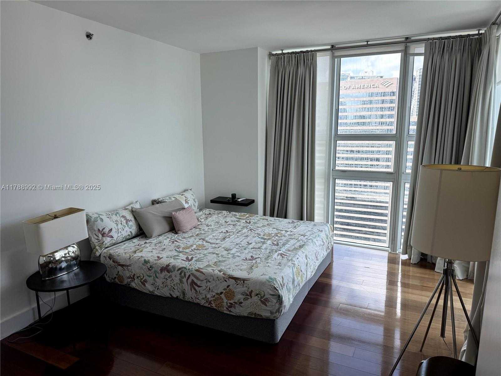 Small Image of 950 BRICKELL BAY DR #3710, Miami Number 13