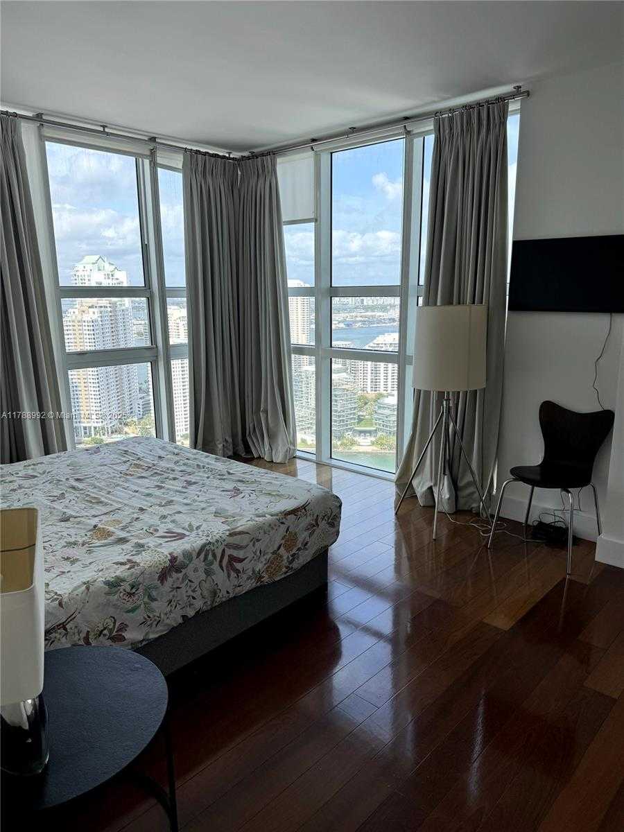 Small Image of 950 BRICKELL BAY DR #3710, Miami Number 14