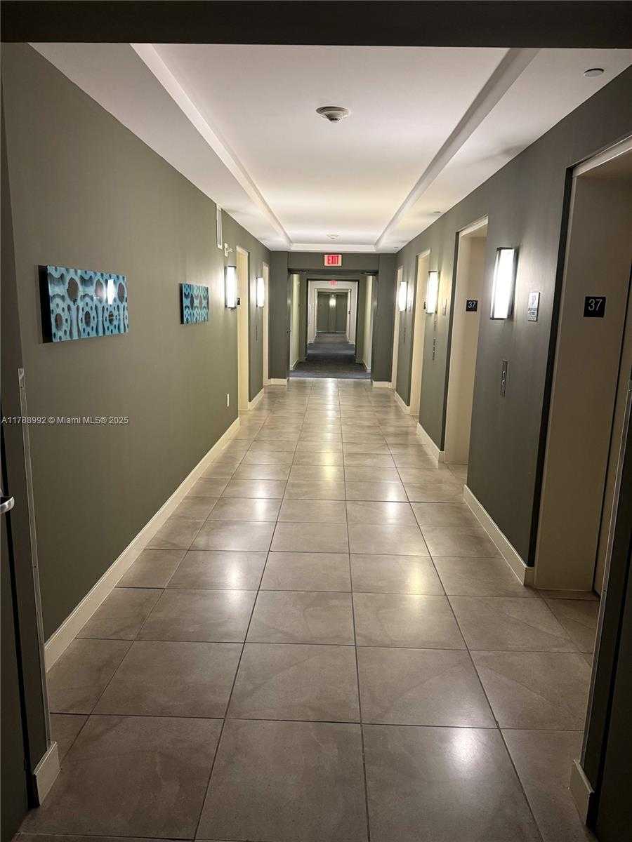 Small Image of 950 BRICKELL BAY DR #3710, Miami Number 32