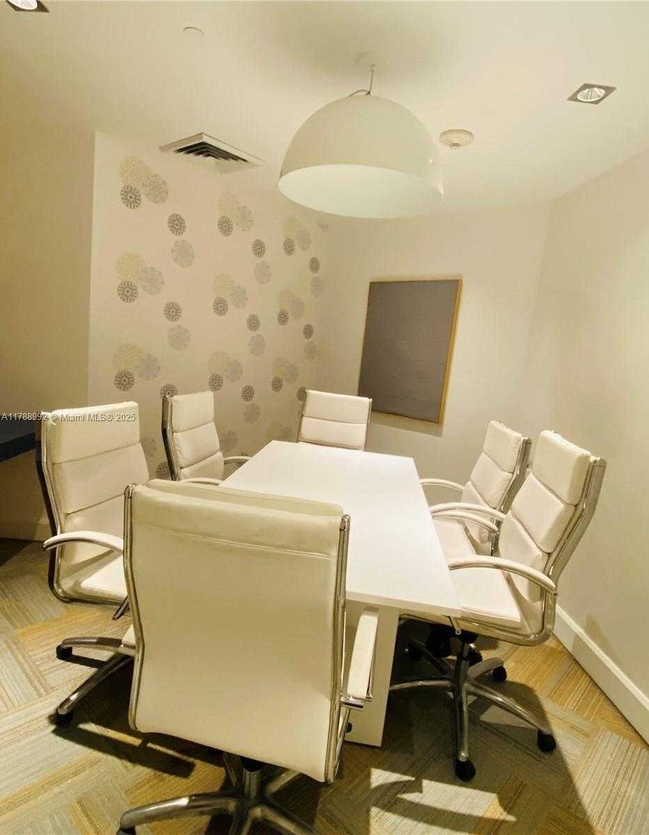 Small Image of 950 BRICKELL BAY DR #3710, Miami Number 38