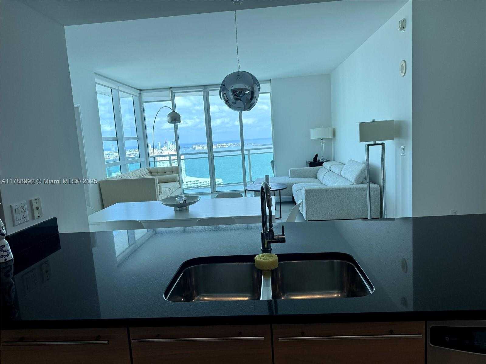 Small Image of 950 BRICKELL BAY DR #3710, Miami Number 4