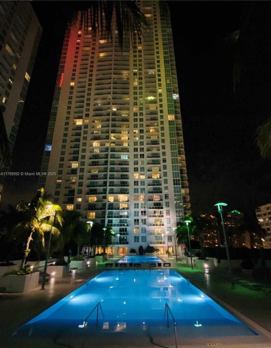 Small Image of 950 BRICKELL BAY DR #3710, Miami Number 41