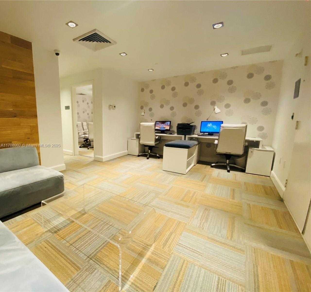 Small Image of 950 BRICKELL BAY DR #3710, Miami Number 42