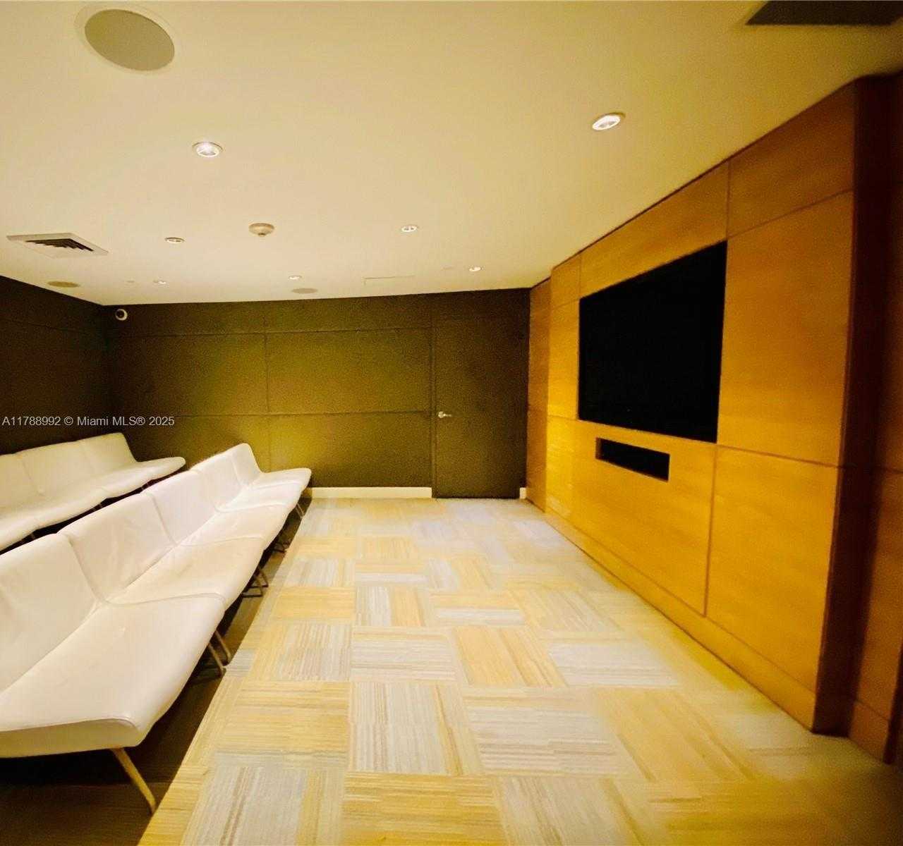 Small Image of 950 BRICKELL BAY DR #3710, Miami Number 43