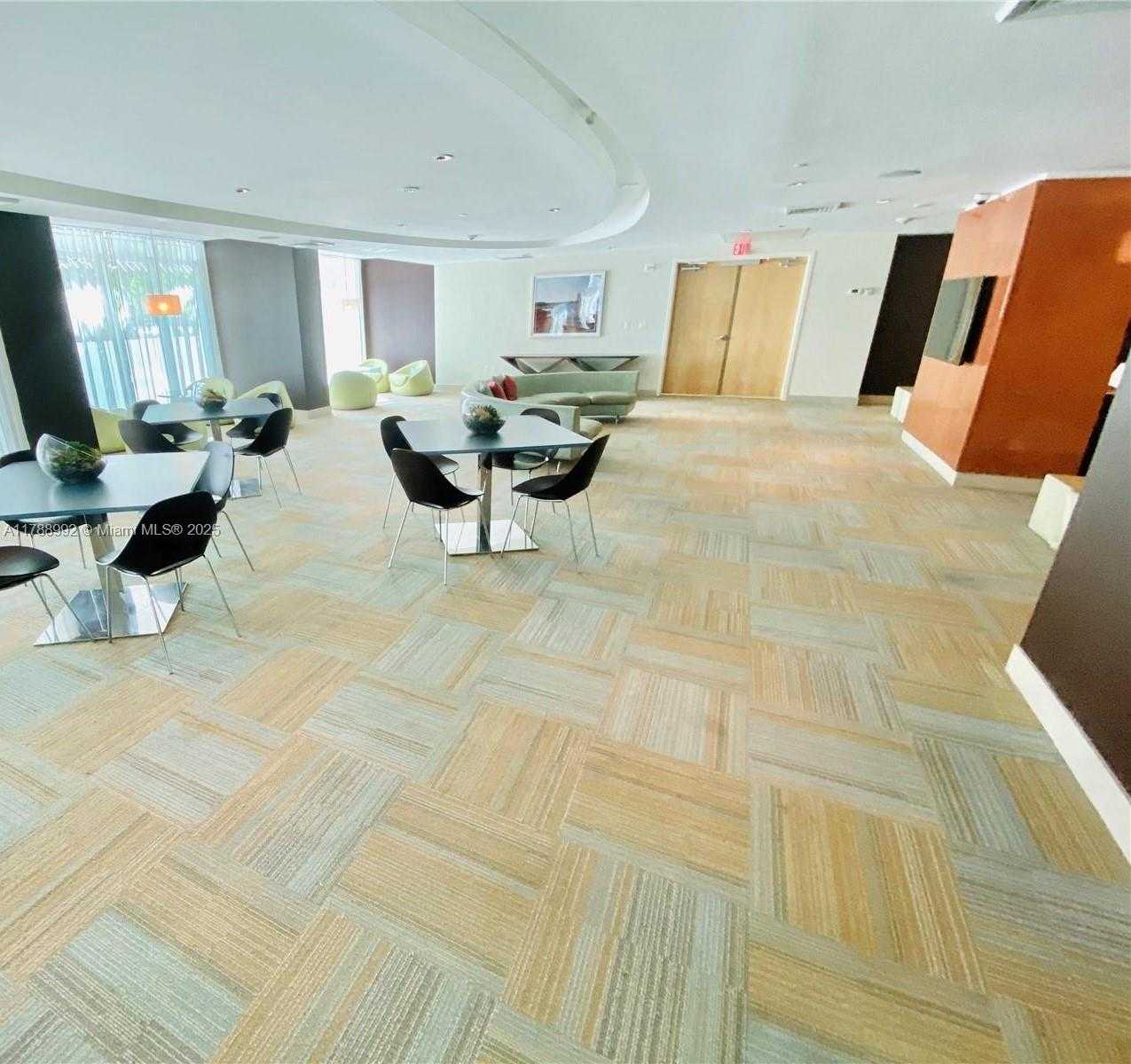 Small Image of 950 BRICKELL BAY DR #3710, Miami Number 44