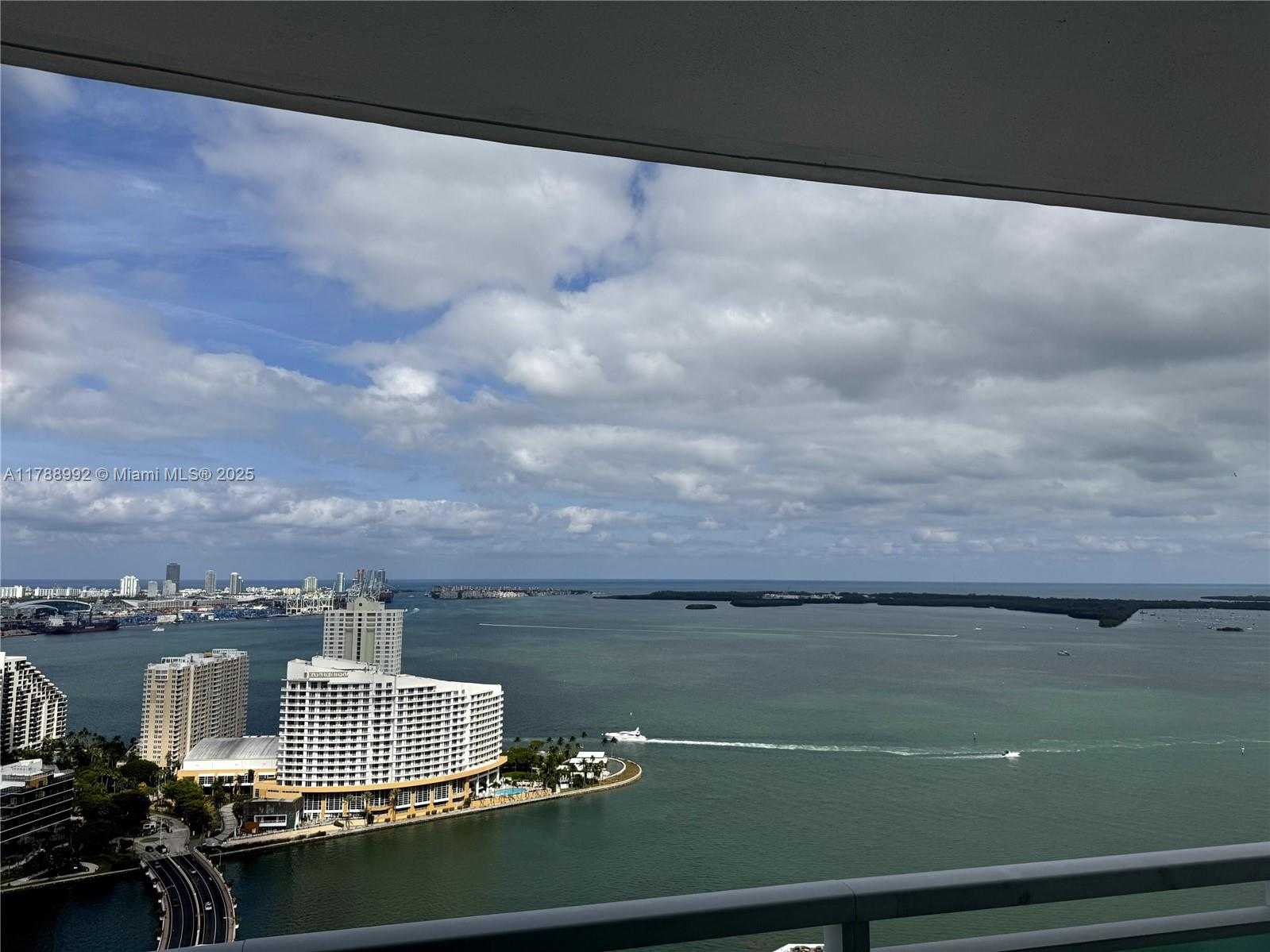Small Image of 950 BRICKELL BAY DR #3710, Miami Number 8