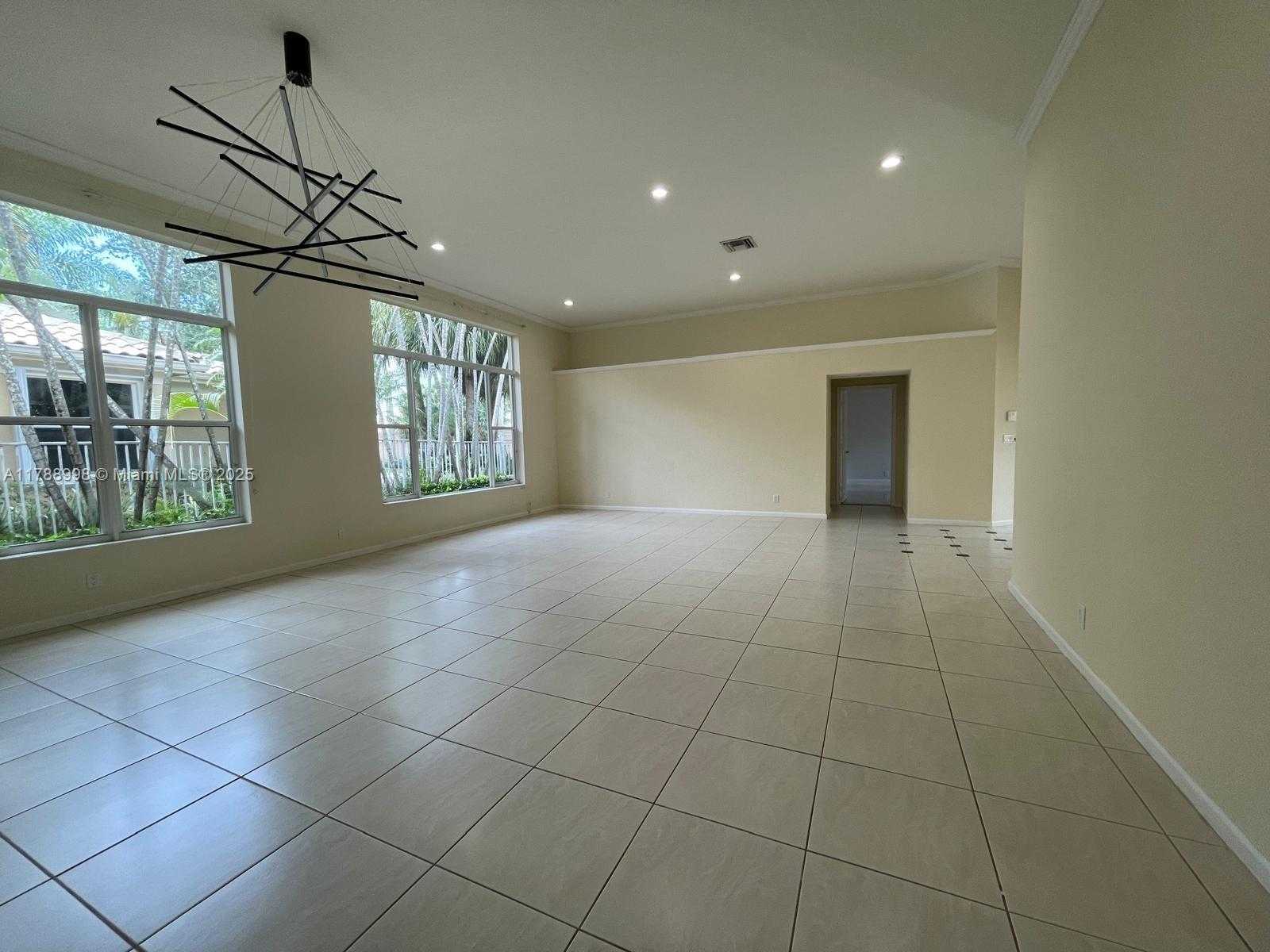 Small Image of 2470 BAY ISLE CT, Weston Number 18
