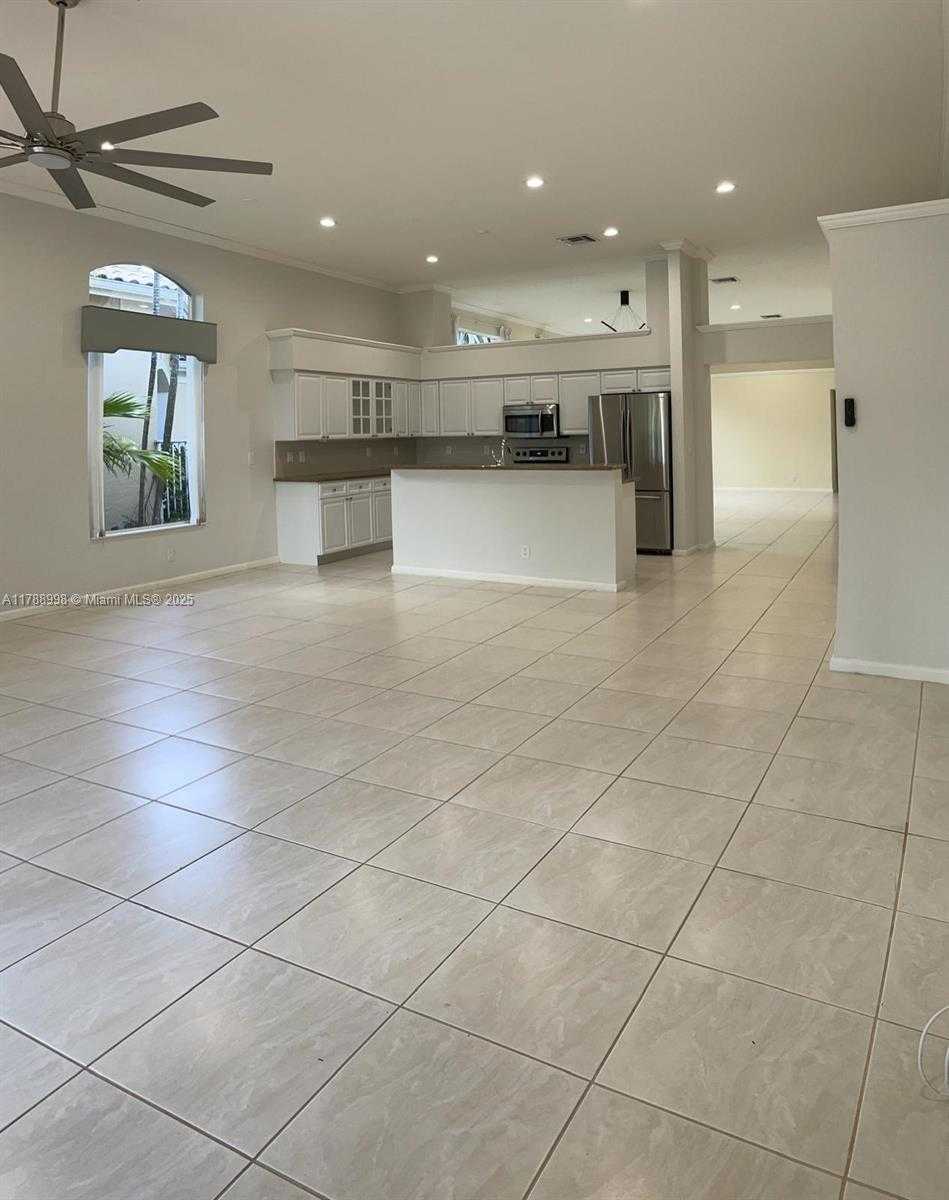 Small Image of 2470 BAY ISLE CT, Weston Number 20