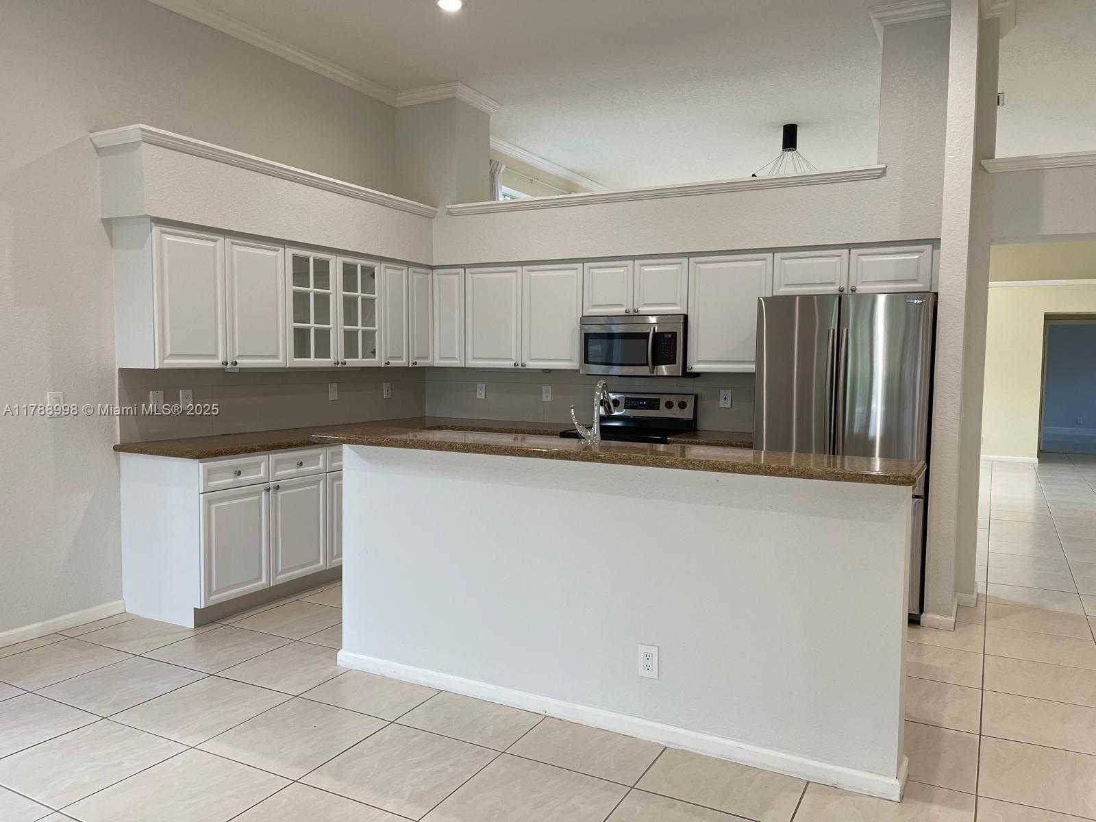 Small Image of 2470 BAY ISLE CT, Weston Number 22
