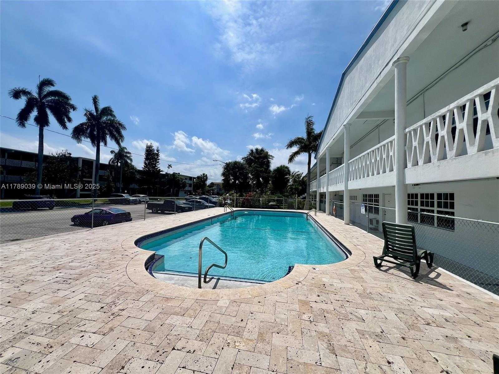 Small Image of 1471 NORTH EAST 170TH ST #219A, North Miami Beach Number 4