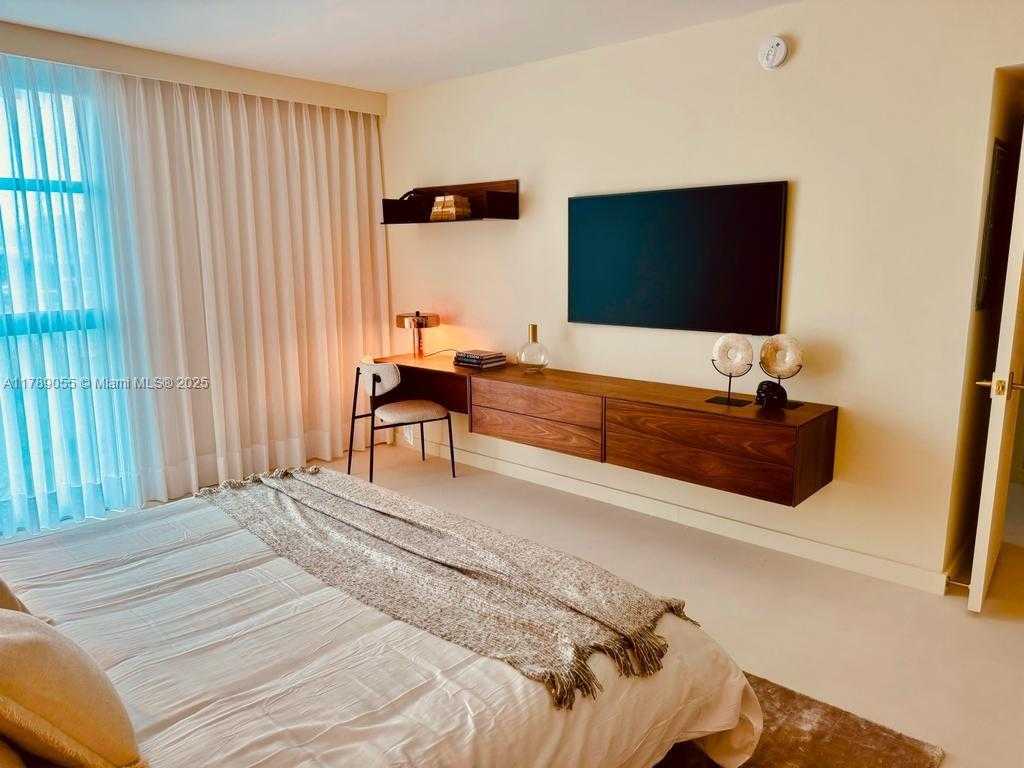 Small Image of 9 ISLAND AVE #1104, Miami Beach Number 12