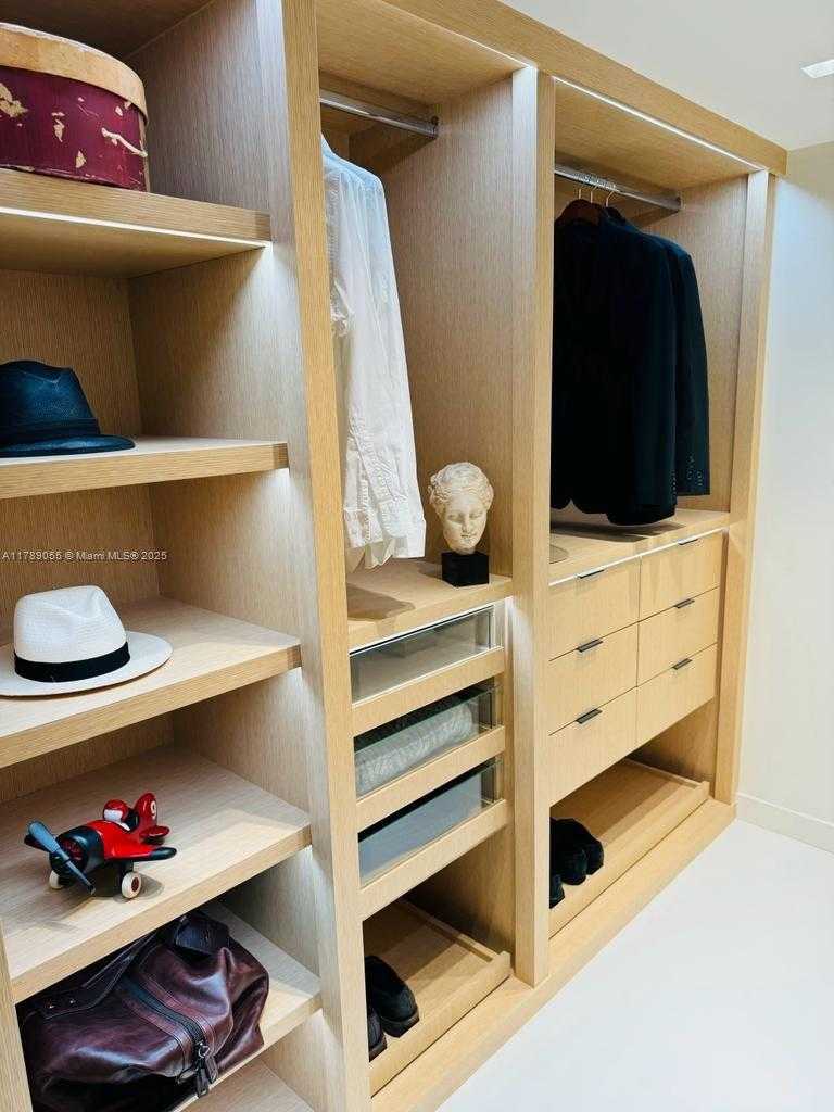 Small Image of 9 ISLAND AVE #1104, Miami Beach Number 13