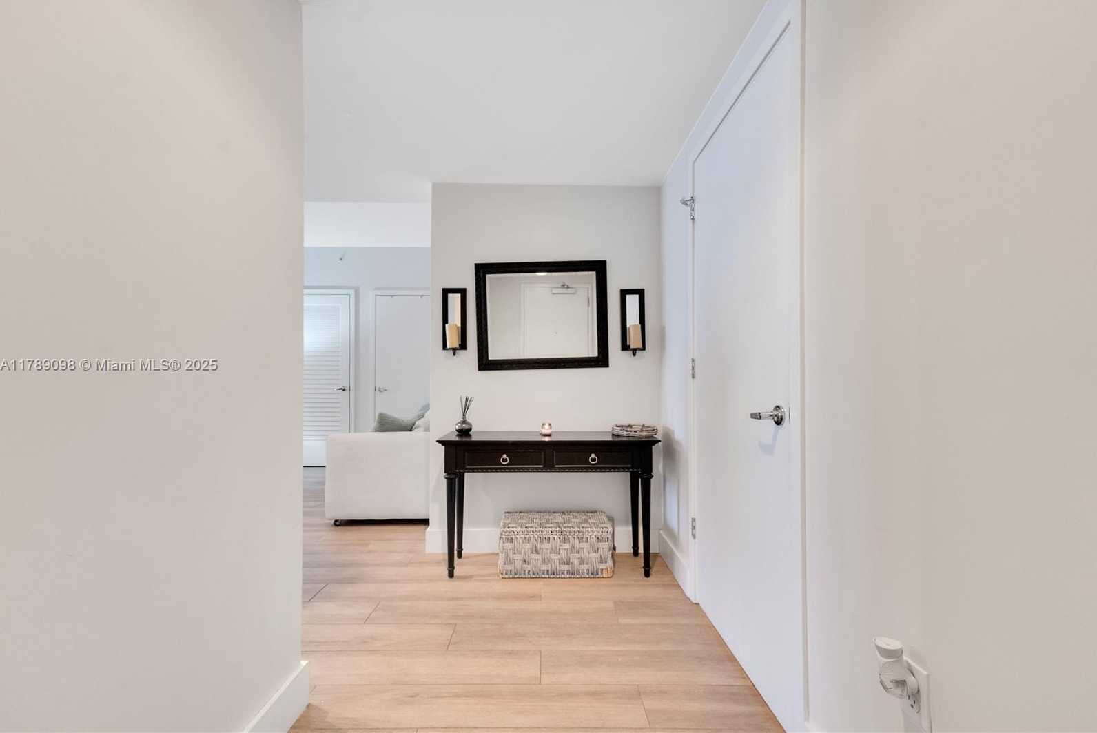 Small Image of 1010 BRICKELL AVE #4111, Miami Number 10