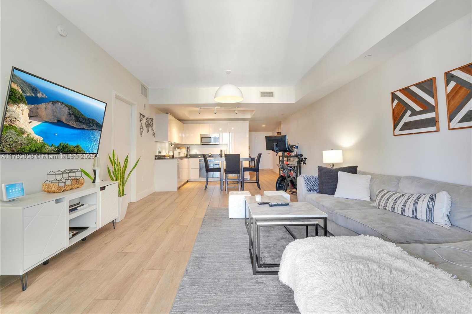 Small Image of 1010 BRICKELL AVE #4111, Miami Number 11