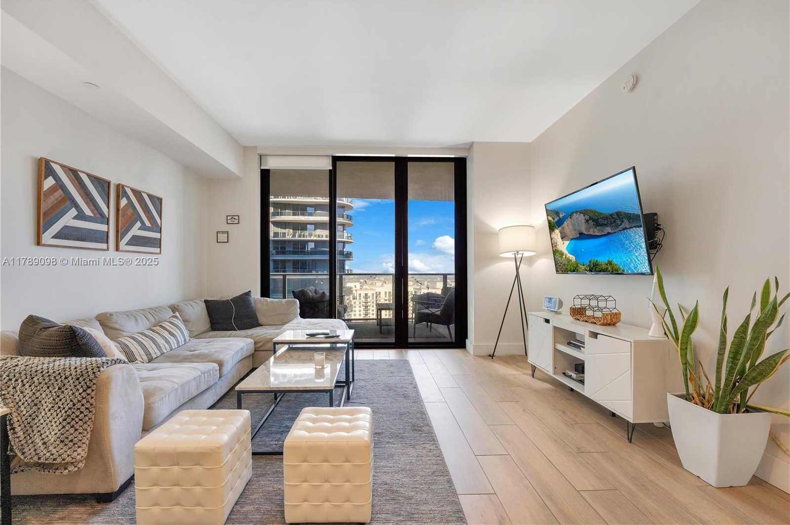 Small Image of 1010 BRICKELL AVE #4111, Miami Number 12