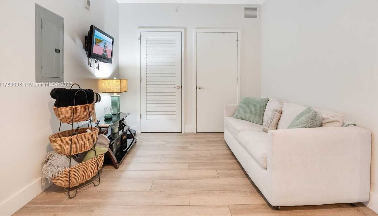 Small Image of 1010 BRICKELL AVE #4111, Miami Number 13