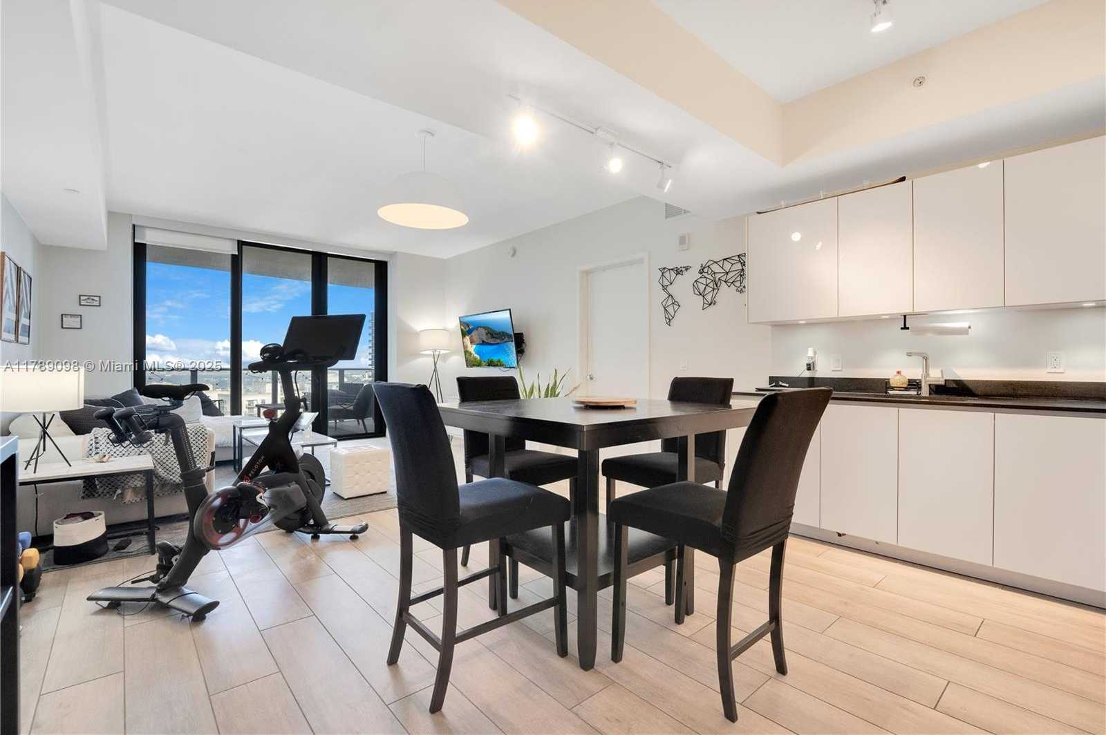 Small Image of 1010 BRICKELL AVE #4111, Miami Number 14