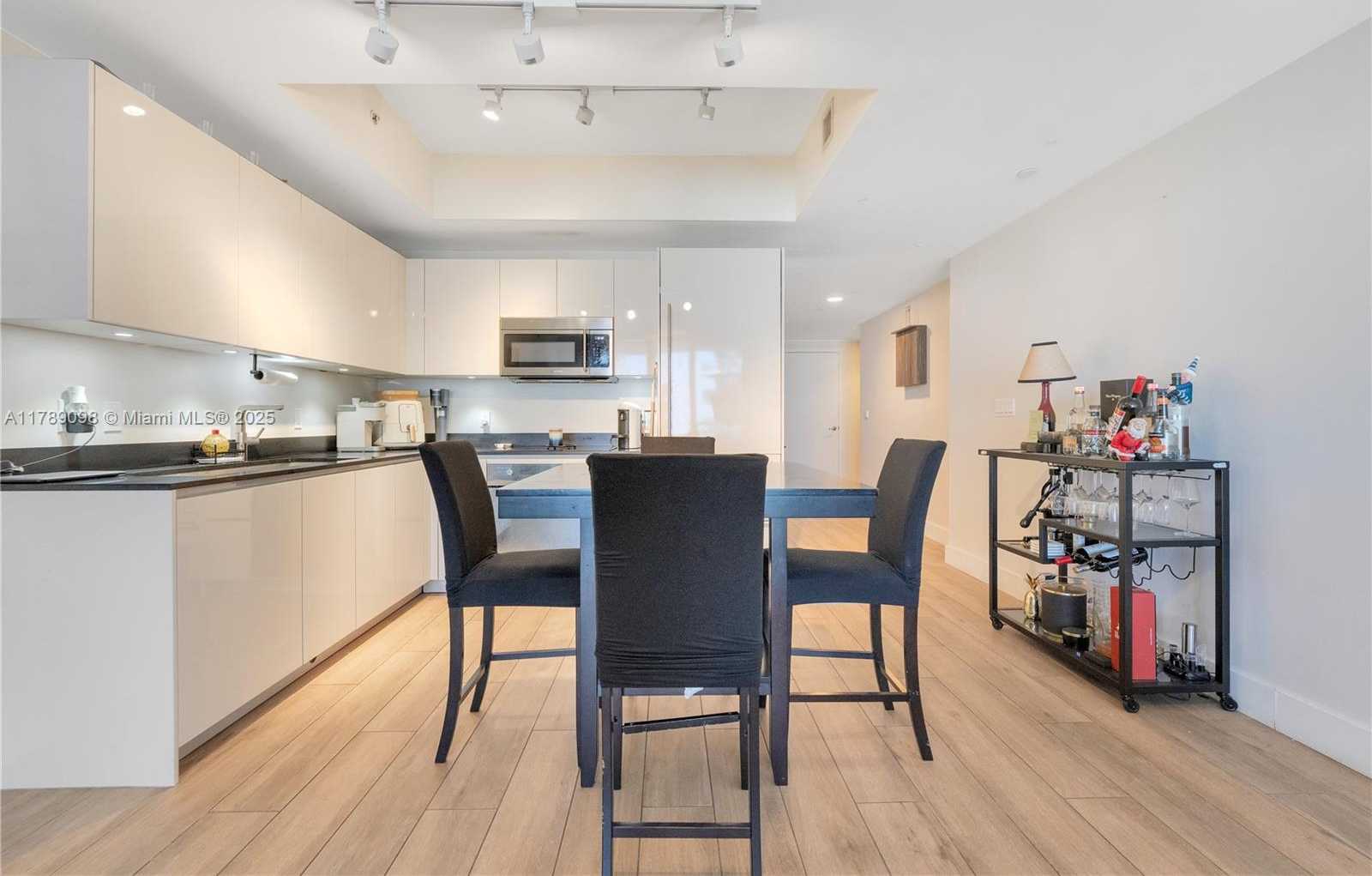 Small Image of 1010 BRICKELL AVE #4111, Miami Number 15