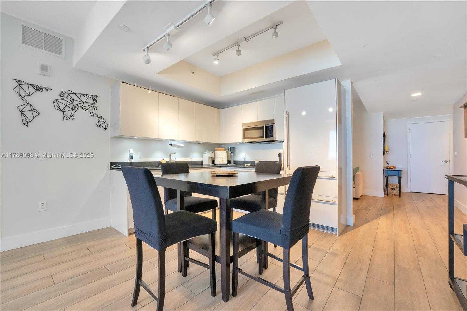 Small Image of 1010 BRICKELL AVE #4111, Miami Number 16