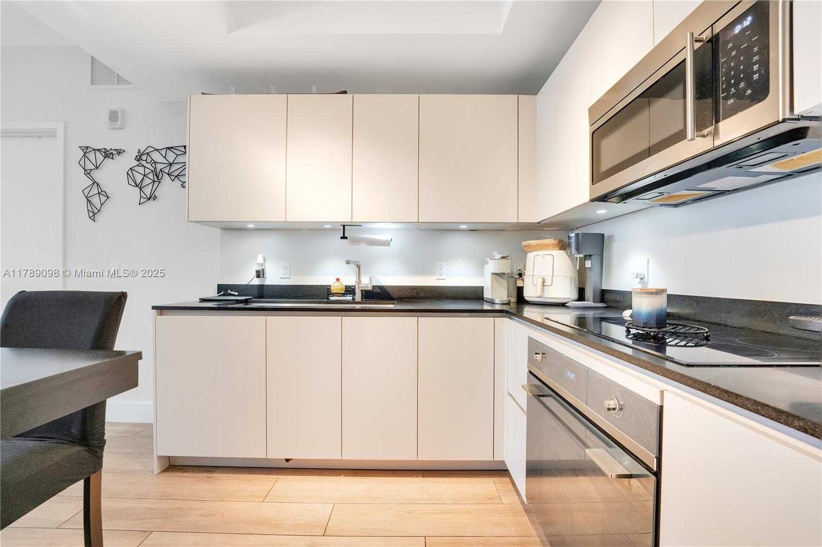 Small Image of 1010 BRICKELL AVE #4111, Miami Number 17