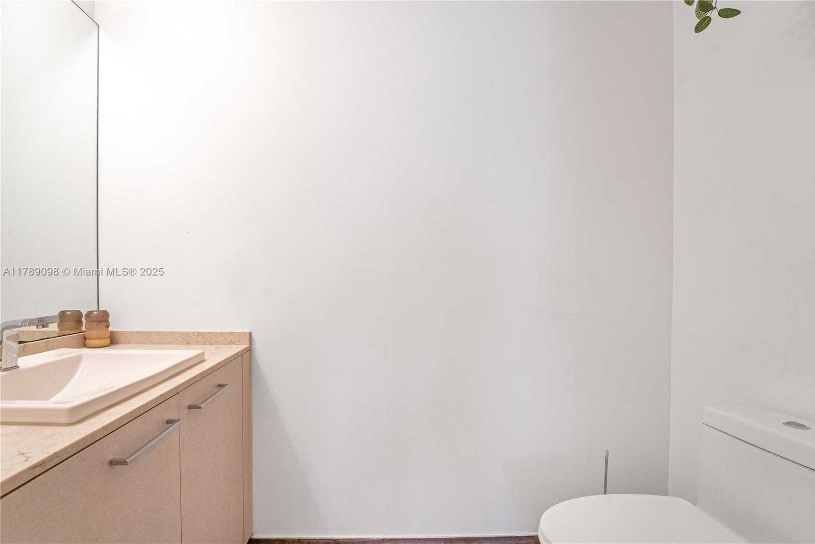 Small Image of 1010 BRICKELL AVE #4111, Miami Number 19